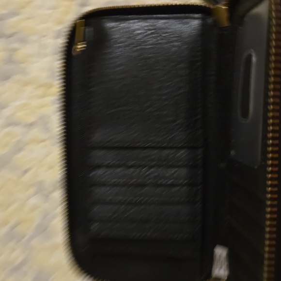 2 for 25 sale Beautiful black leather Fossil wallet or wristlet - Picture 4 of 7